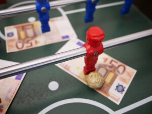 Understanding How Progressive Betting Strategies Can Impact Your Budget